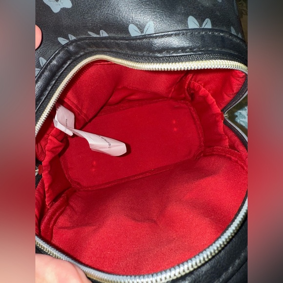 Minnie Mouse Loungefly mini backpack - Picture 6 of 9